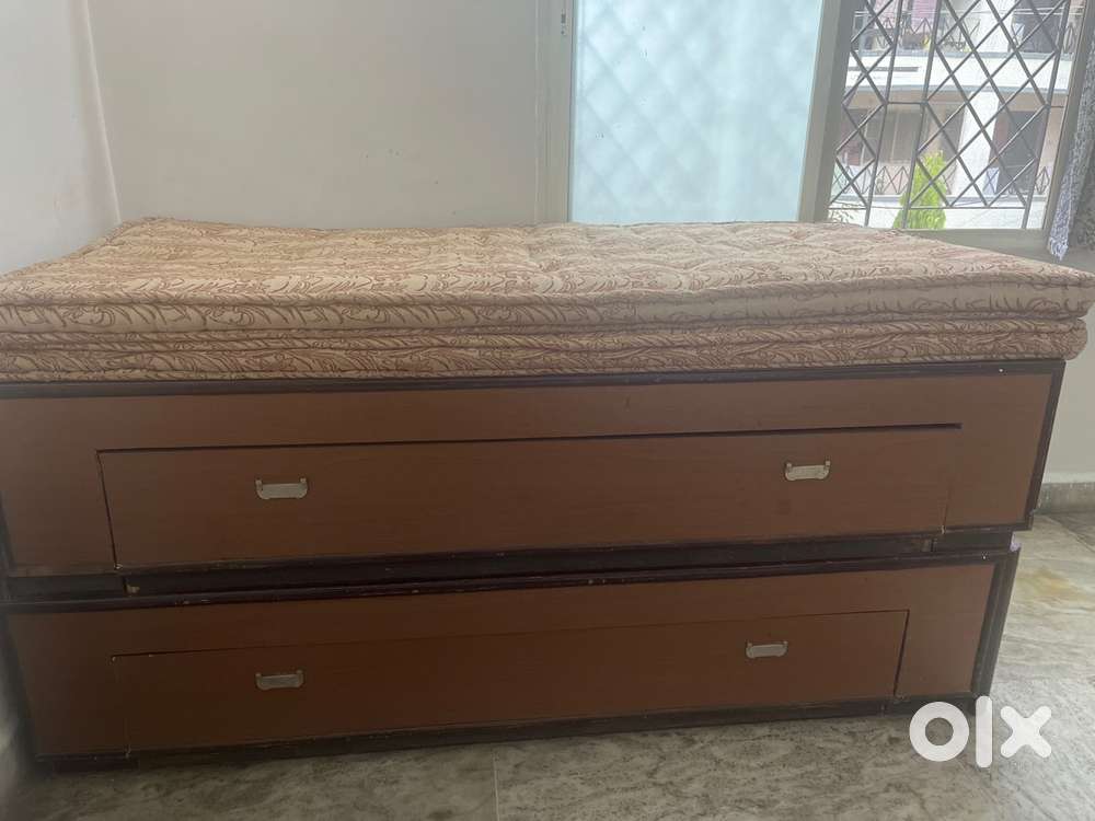 Single size bed ( 6 ft * 3 ft ) with mattress