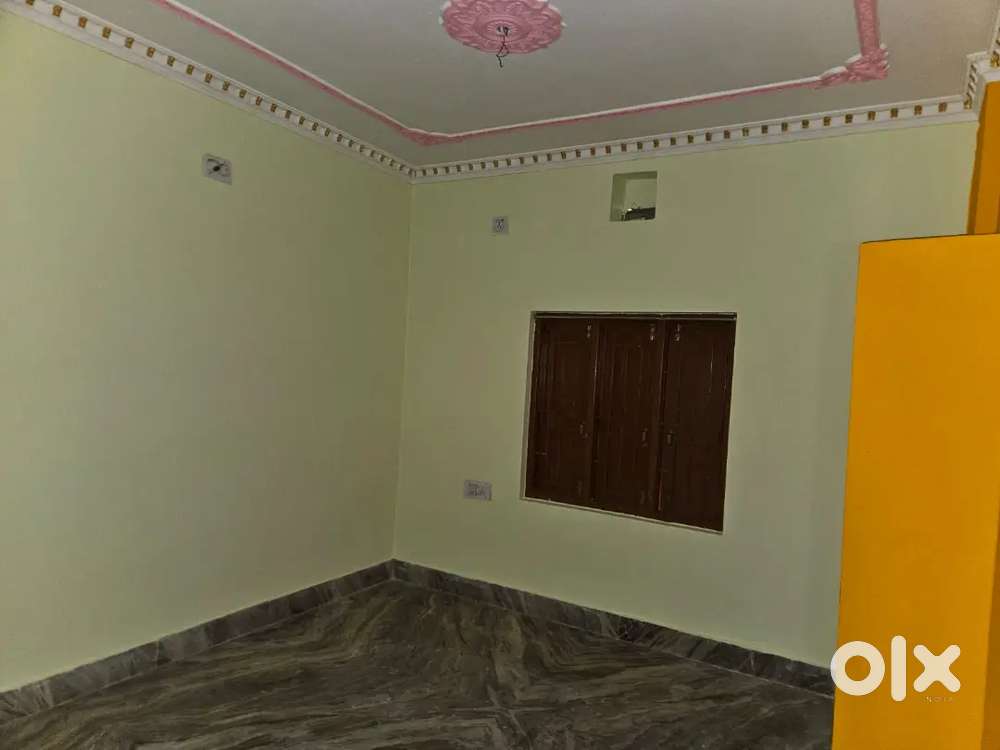 2bhk 9000 near Sundarpada champati petrol pump