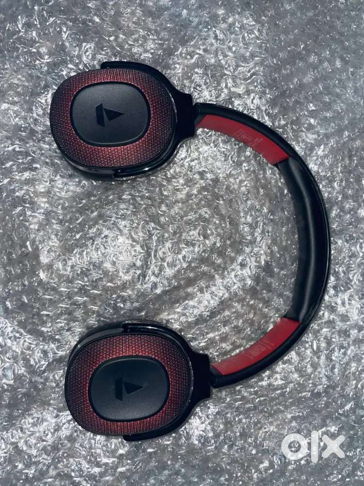 Boat Rockerz 425 Bluetooth WirelessHeadphone