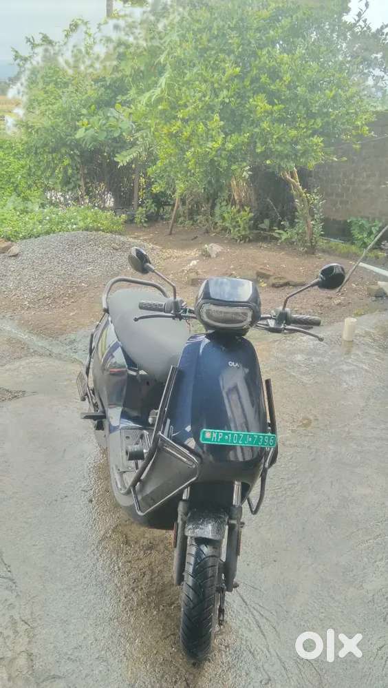 I need money, my house is in bad shape, so I'm selling my scooty