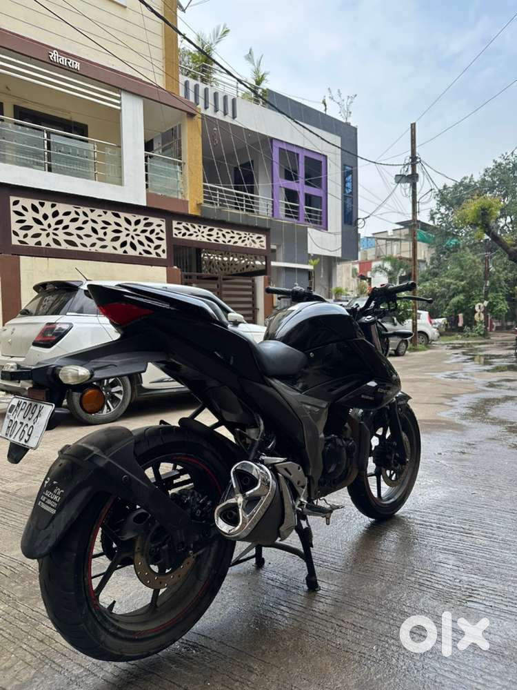 Gixxer 150 black color