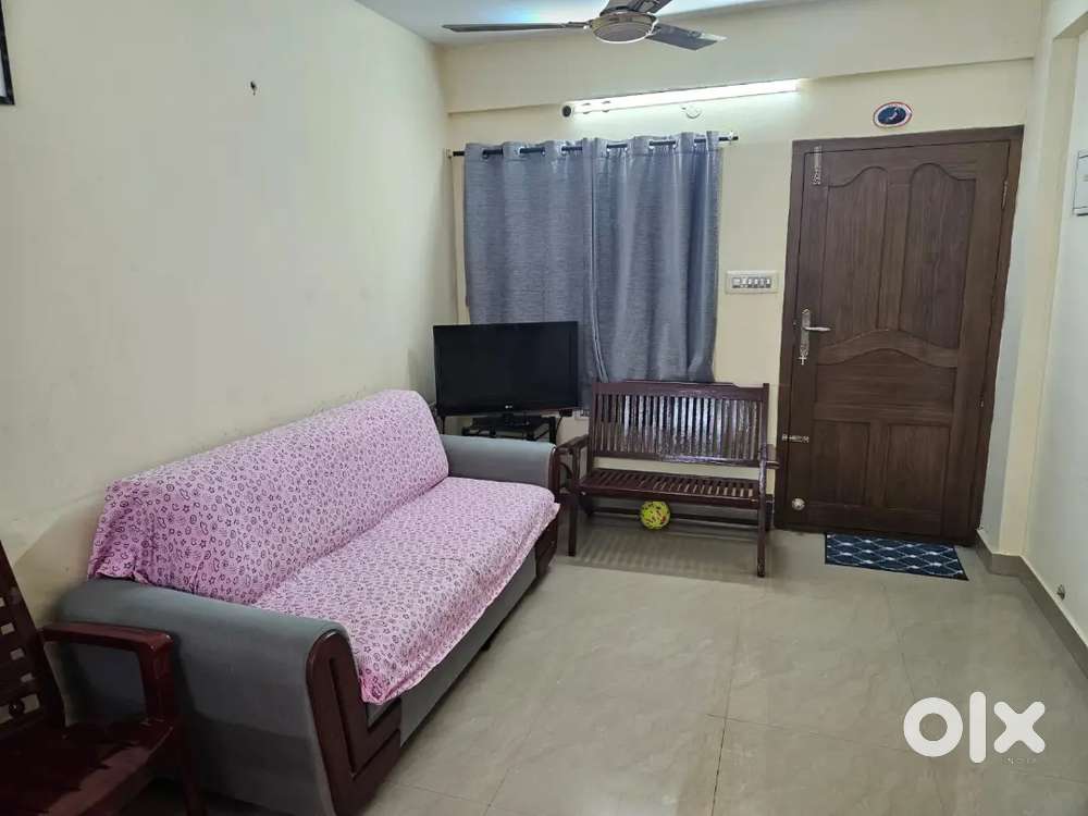 Low cost 2 bhk apartment for rent tripunithura town family only