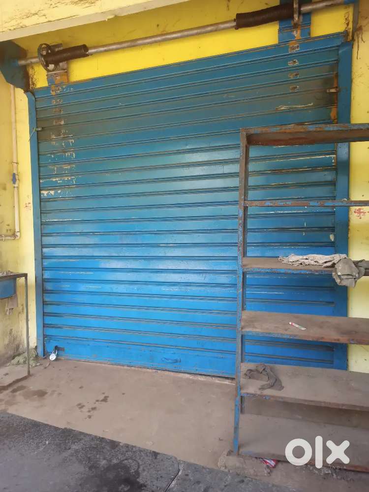 Urgent rent a shop in high foot fall area
