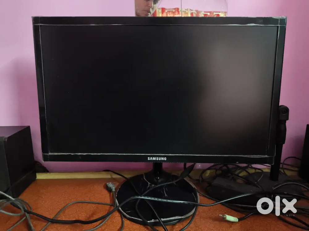 Selling full Computer set like Desktop, CPU, Mouse, Keyboard and UPS