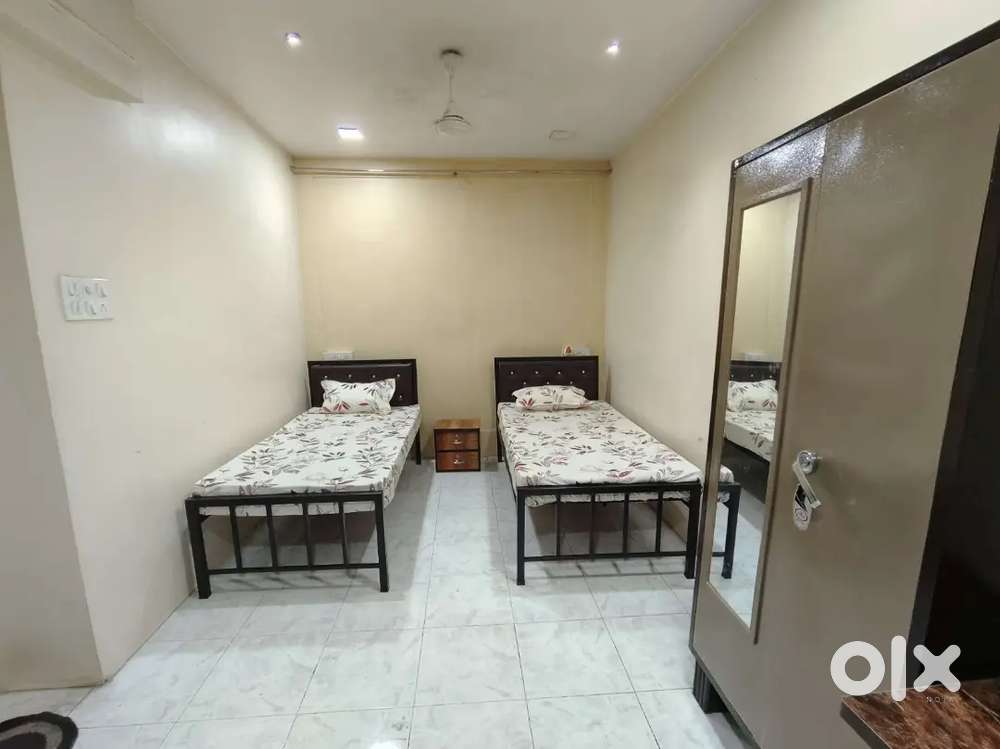 IN KURLA Pg at best location premium furnished ac non ac no brokerage