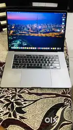 Macbook Pro 16 inch Display 16 gb ram 512 ssd card
