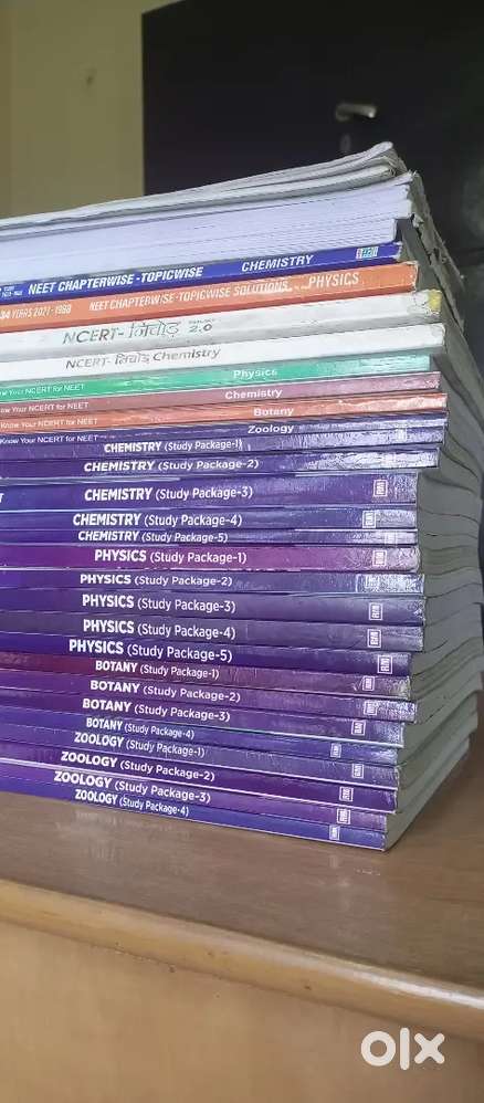 NEET 2025 Modules for DROPPERS  NEW CONDITION  18 BOOKS