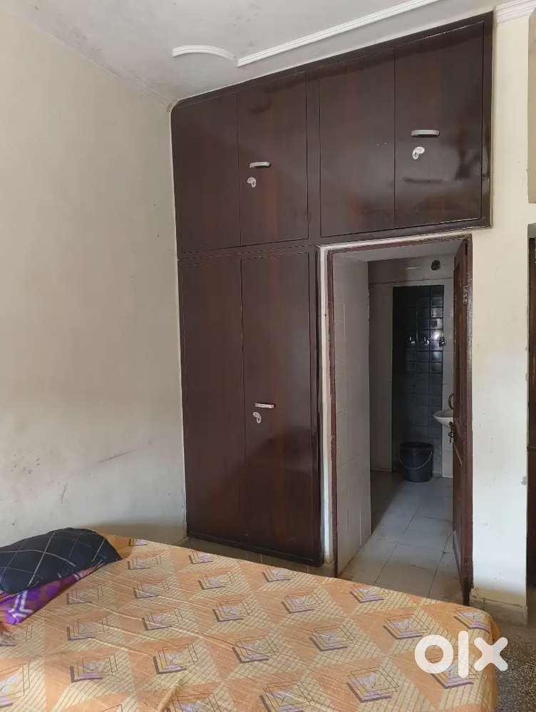 Need a single Roommate Rent 3500 each  Near Sahid Bhagat Singh Park