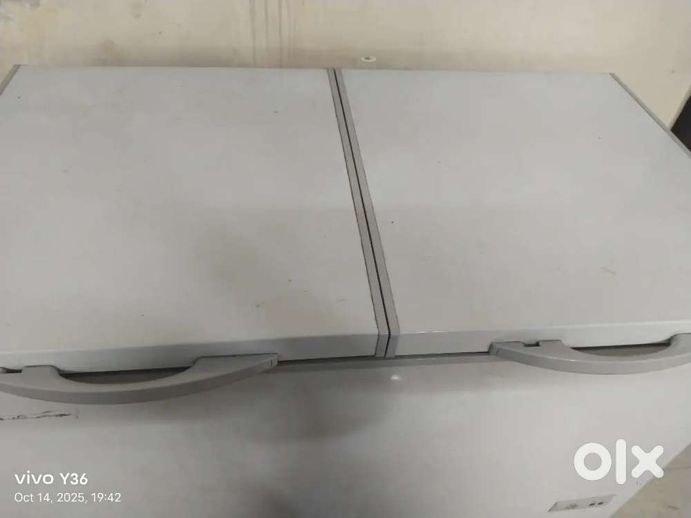 Voltas fridge CB FC HT 400 SD PCM