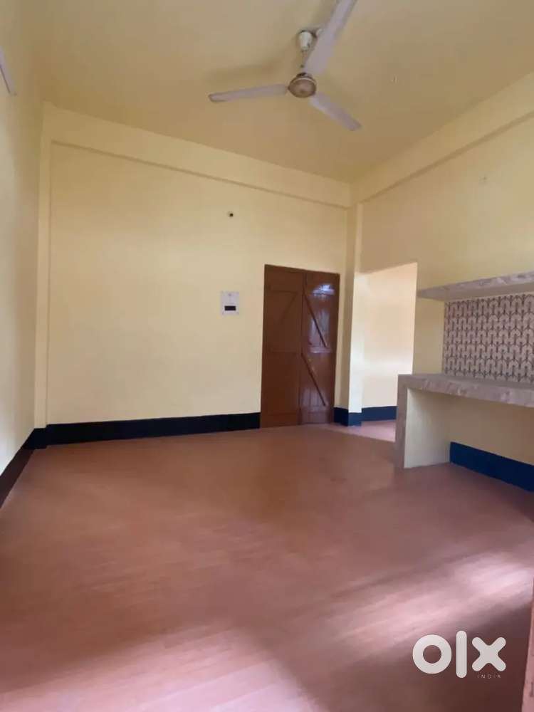 2 room set independent house available for 2 persons. Couples allowed.