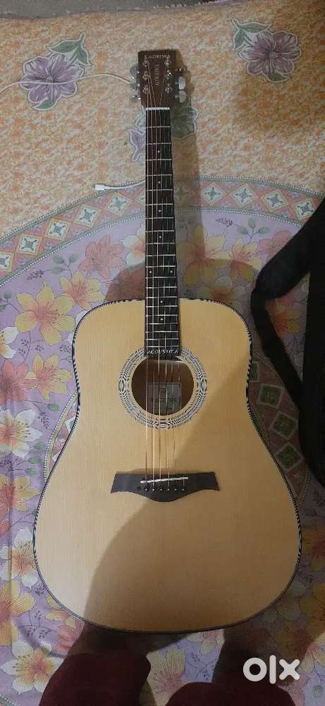 KADENCE A281 GUITAR