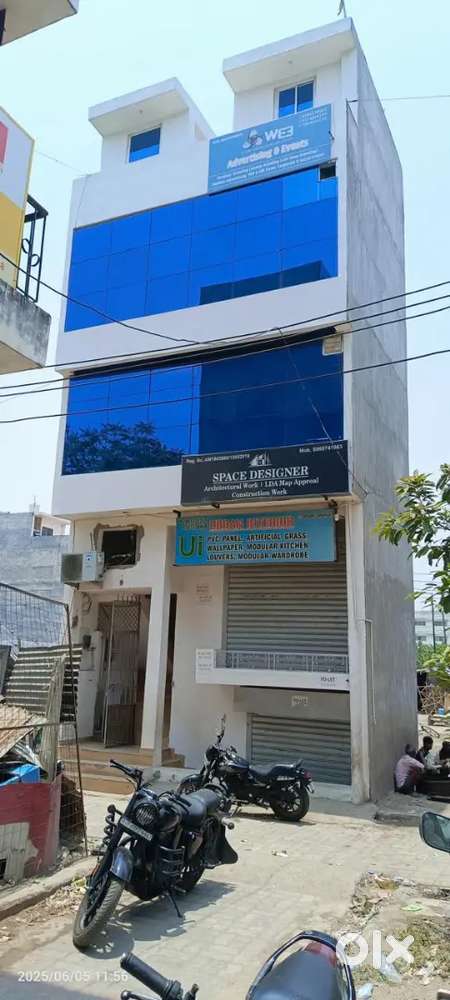 Available office/shop for rent