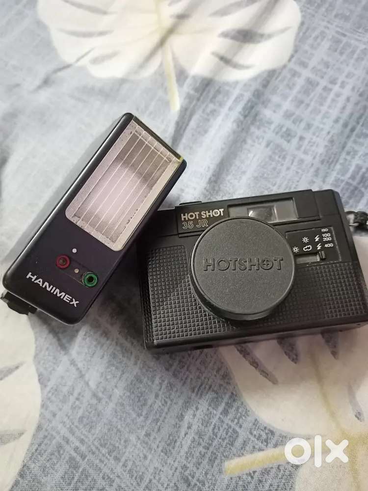 Hot Shot Reel Camera With Flash