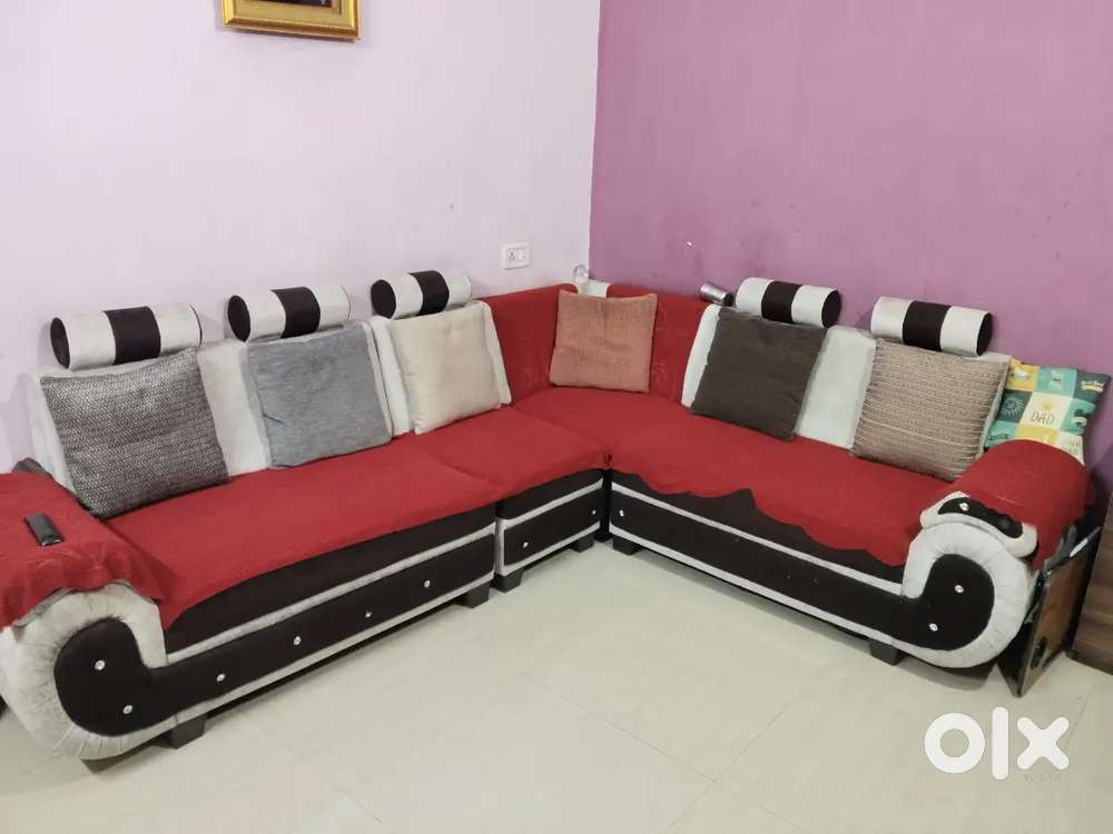 L shape 7 seater sofa with,, 6 Pillow