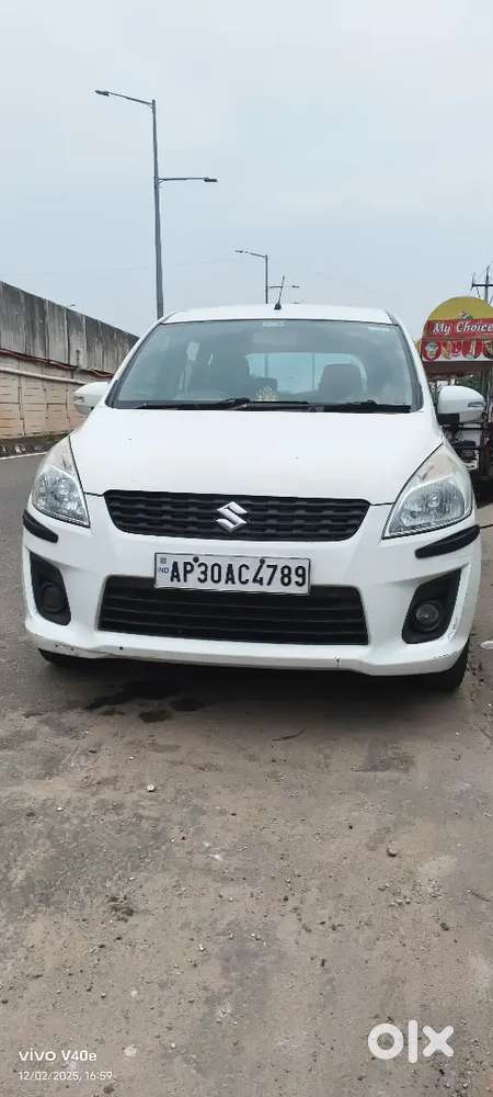 Maruti Suzuki Ertiga 2015 Petrol 930000 Km Driven