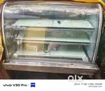 Pastry / cake display counter