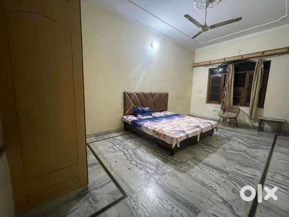 Room on rent