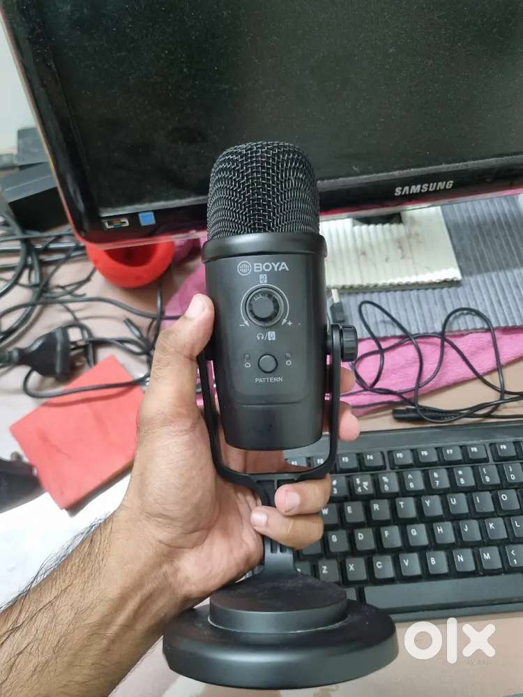 Mic boya with stand