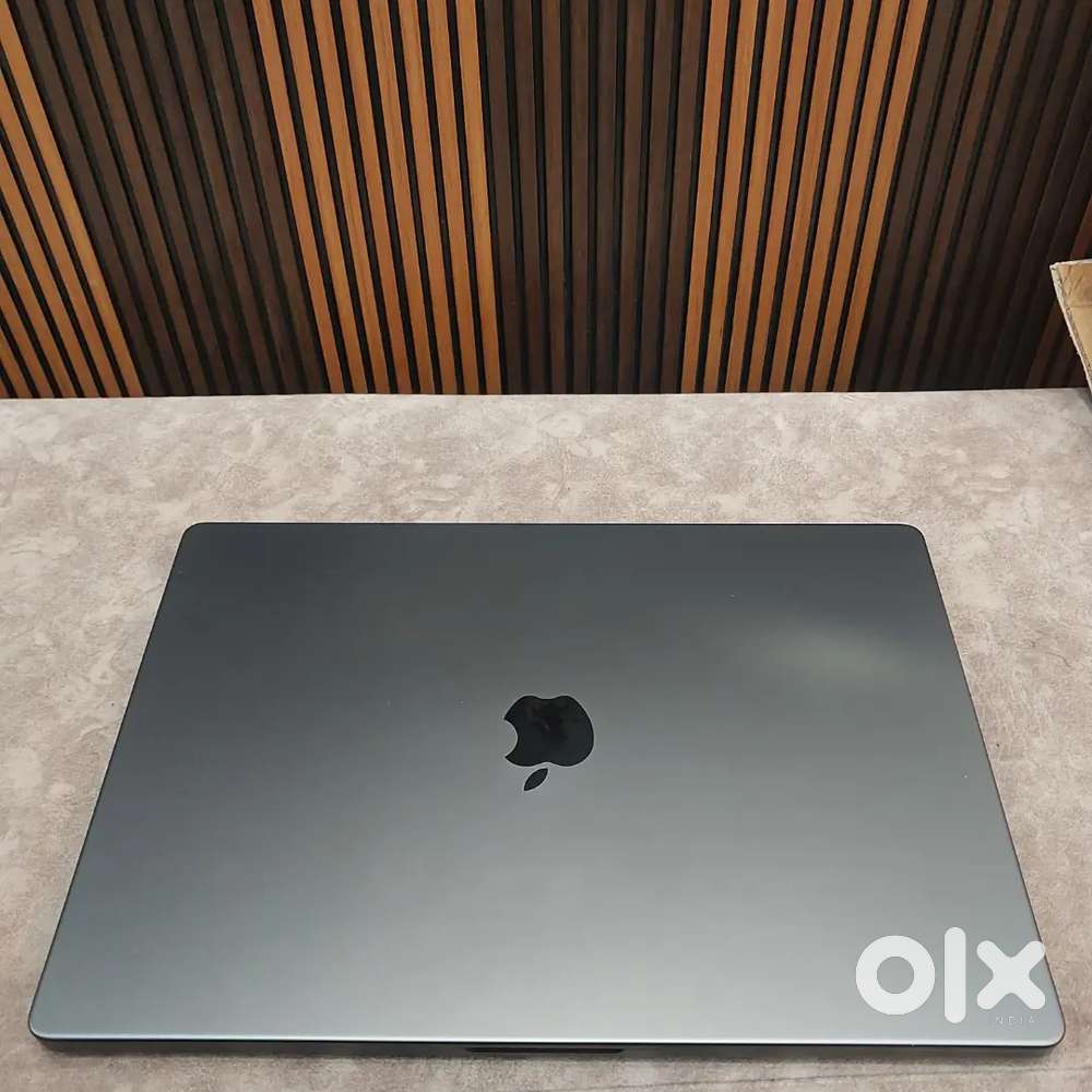 MacBook Pro M3Pro Ram18+512 AppleCare+ warranty 2027ending