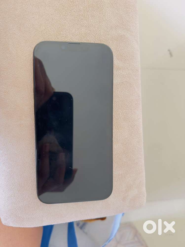 Apple 16e 128 gb mint condition available with bill box and warranty