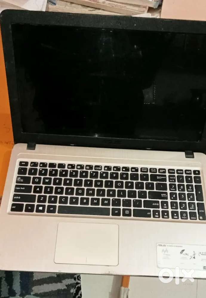 Asus laptop  (arjent sell)