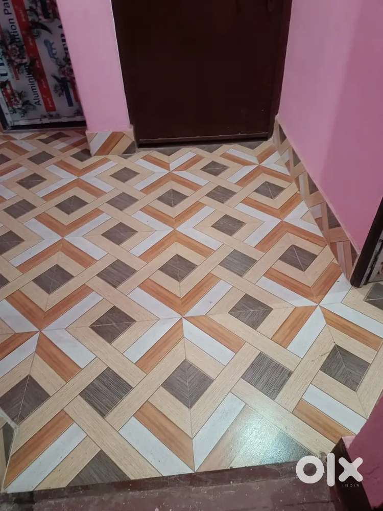 Bachelor girls / Only small family