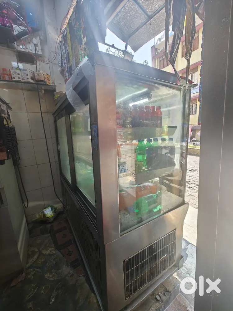 Cold drink fridge