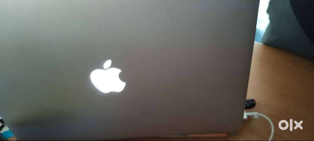 Apple Laptop