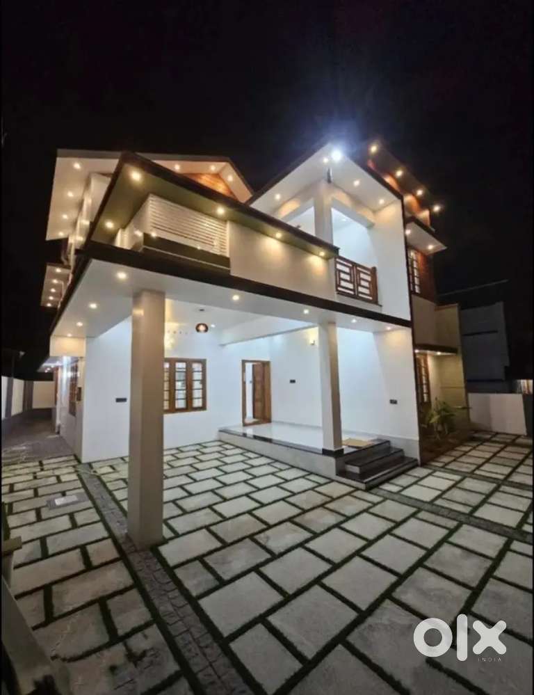 Kariyavattam Chenkottukonam 6 cent 4 BHK East facing Redbrick construc