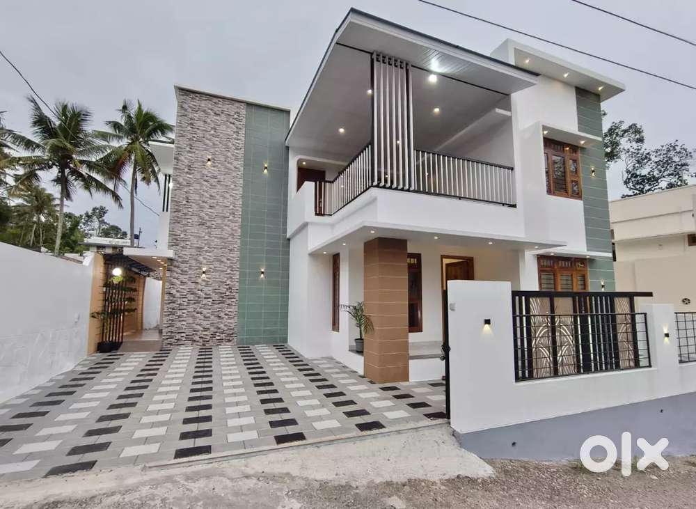 5 CENT 4 BHK KARIYAVATTOM PULLANIVILA