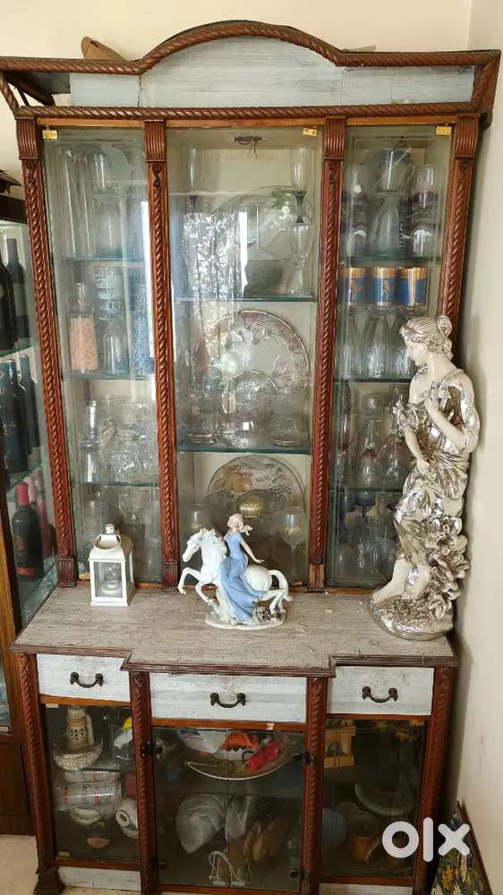 CROCKERY CABINET