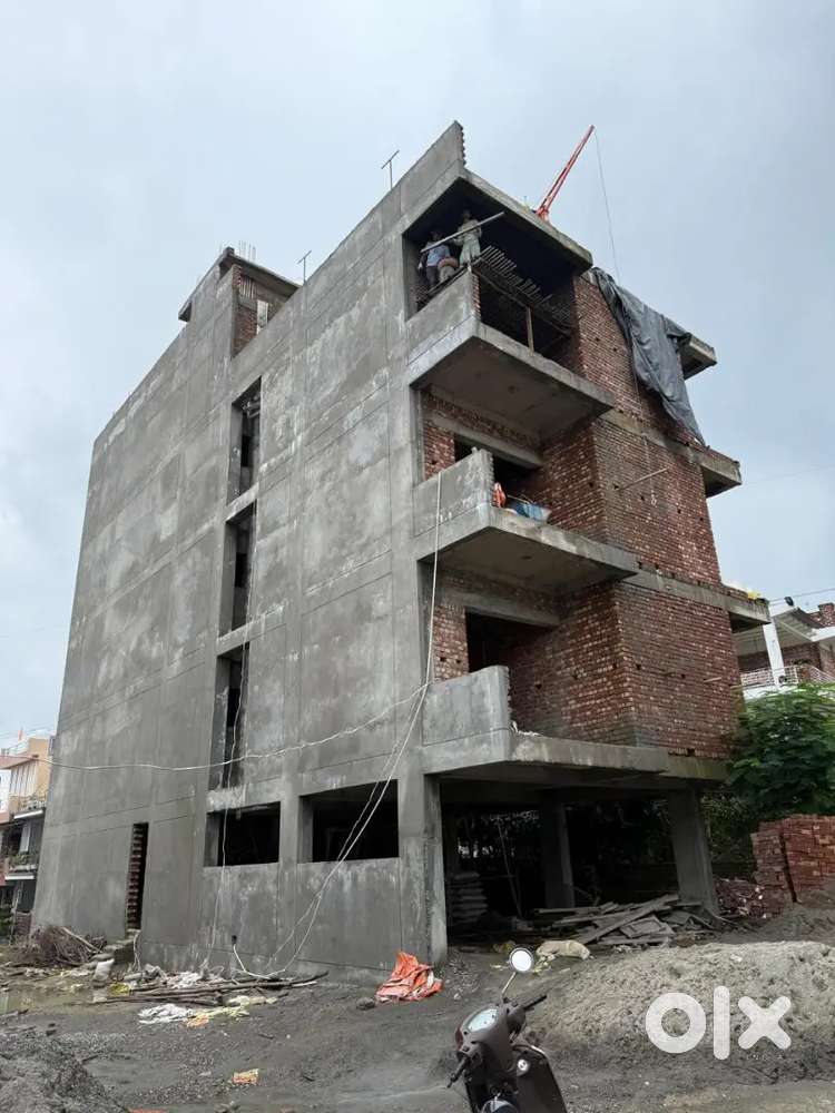 House with 4 floors and 10 BHK for SALE