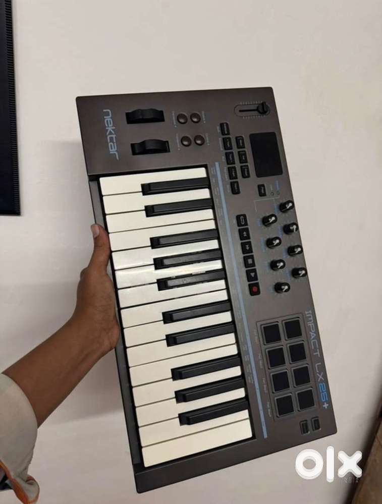 Nektar Impact LX25+ Midi Keyboard keys new condition
