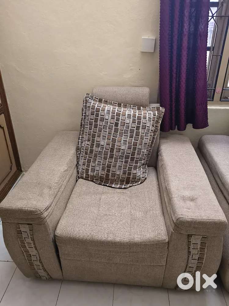 3 seater sofa and 1 seater sofa