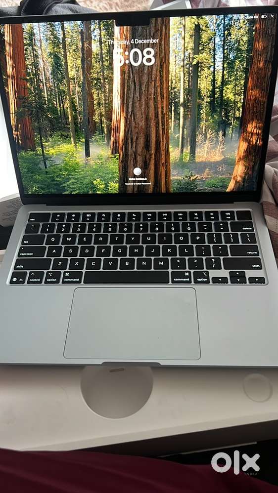 Mac air 4 new just opening