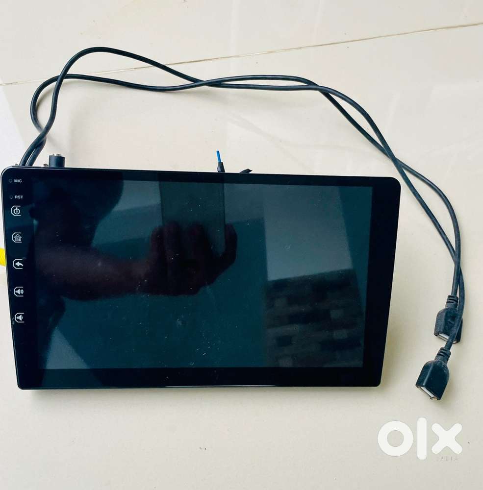 Android car touch screen with Bluetooth connectivity