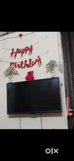 Avon conditions smart tv 32 inch with remote.