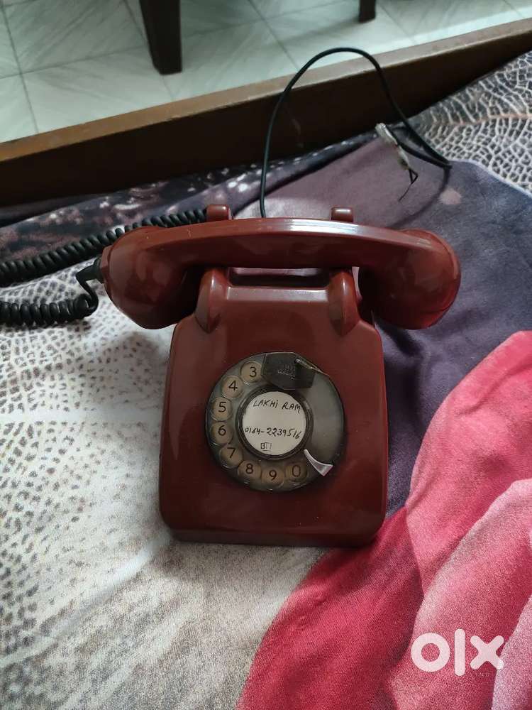 red telephone old vintage