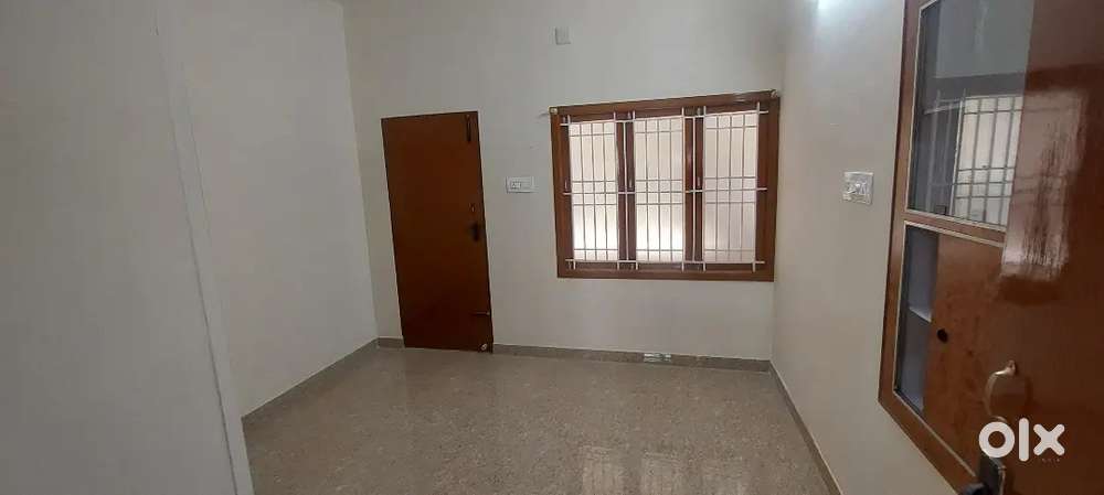 2 BHK Ground floor House for  Office Use - Near Hope College Bus Stop