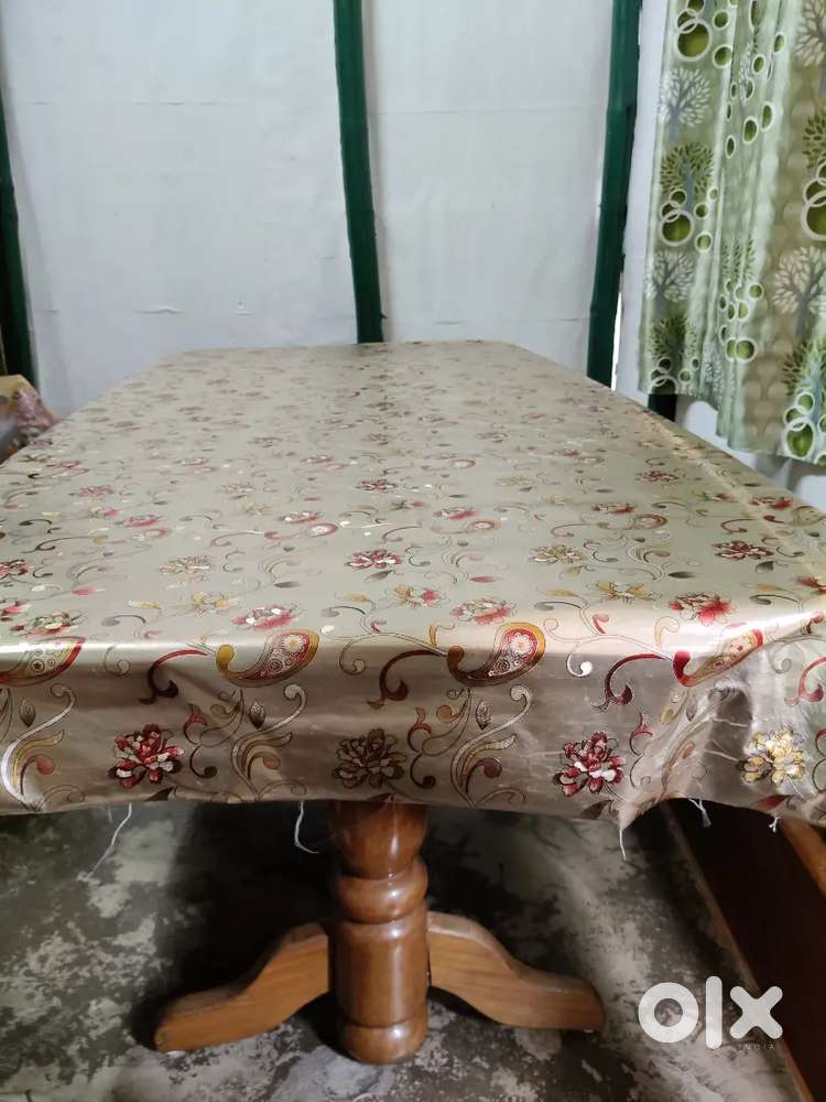 Dinning table with 4 chair
