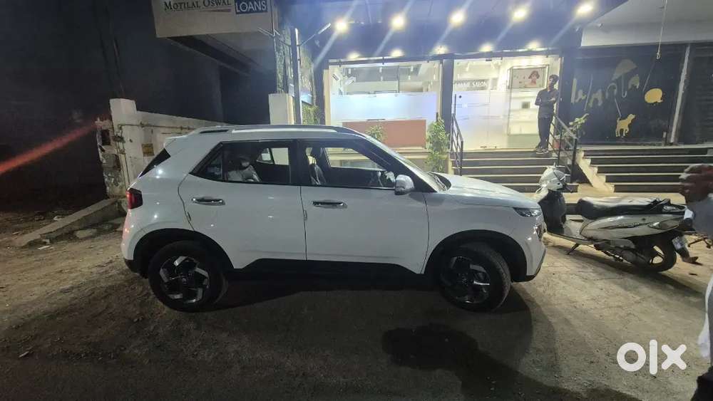 Hyundai Venue 2021 Diesel Well Maintained