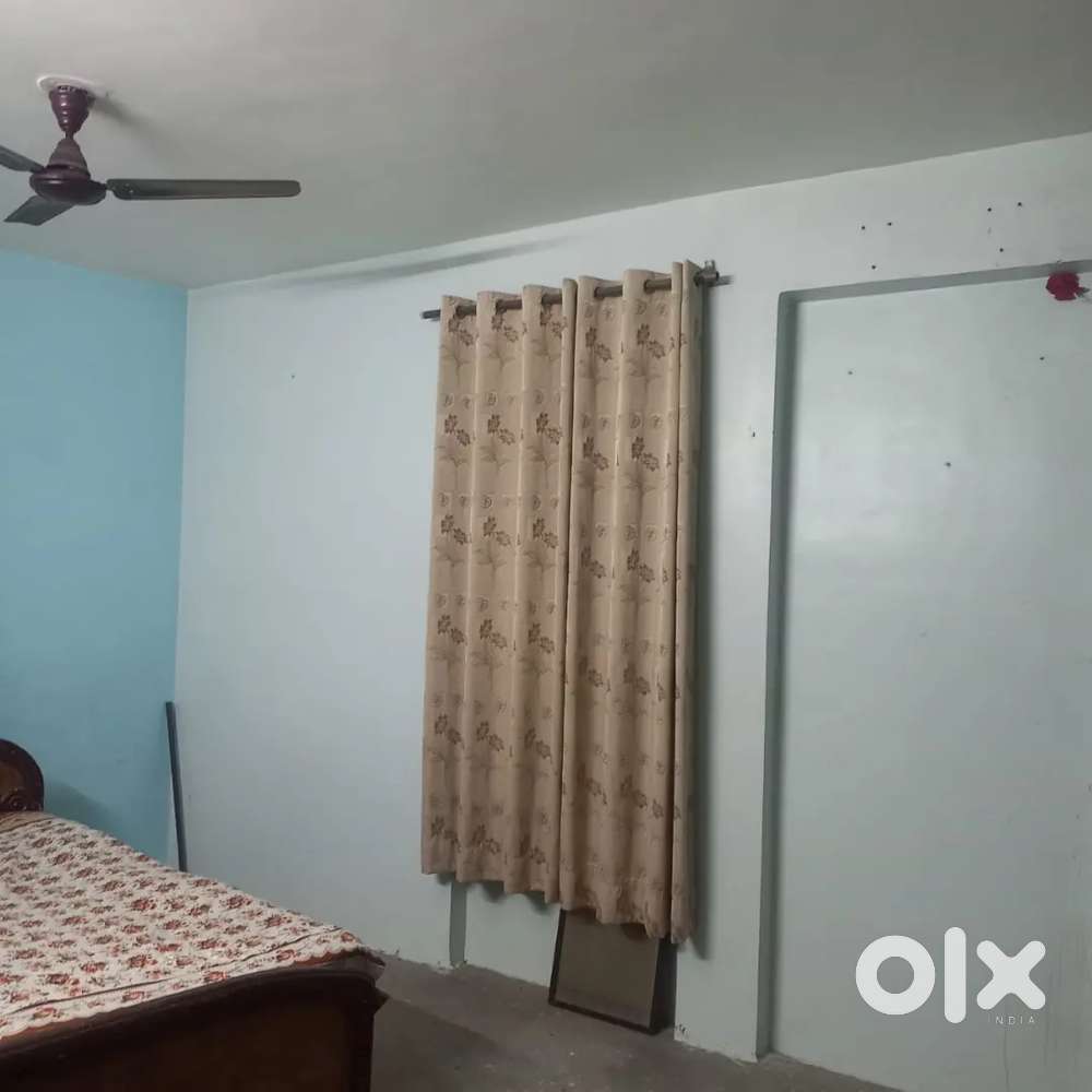 2 bhk 2 room available 1 for couples girls boys family all allow room