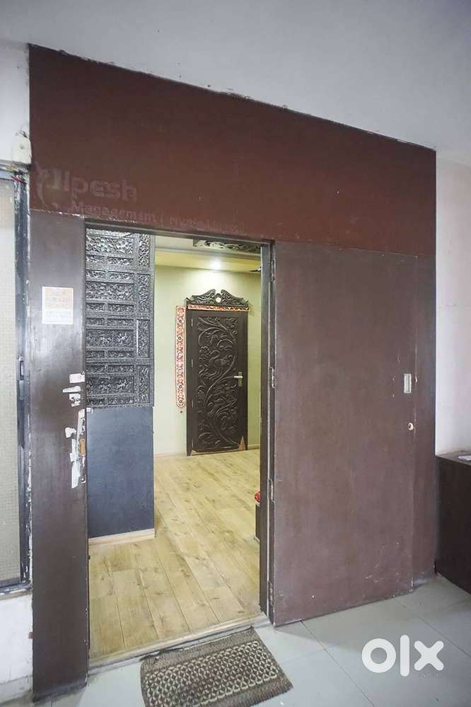 Siddhivinayak Tower	for sale in Makarba