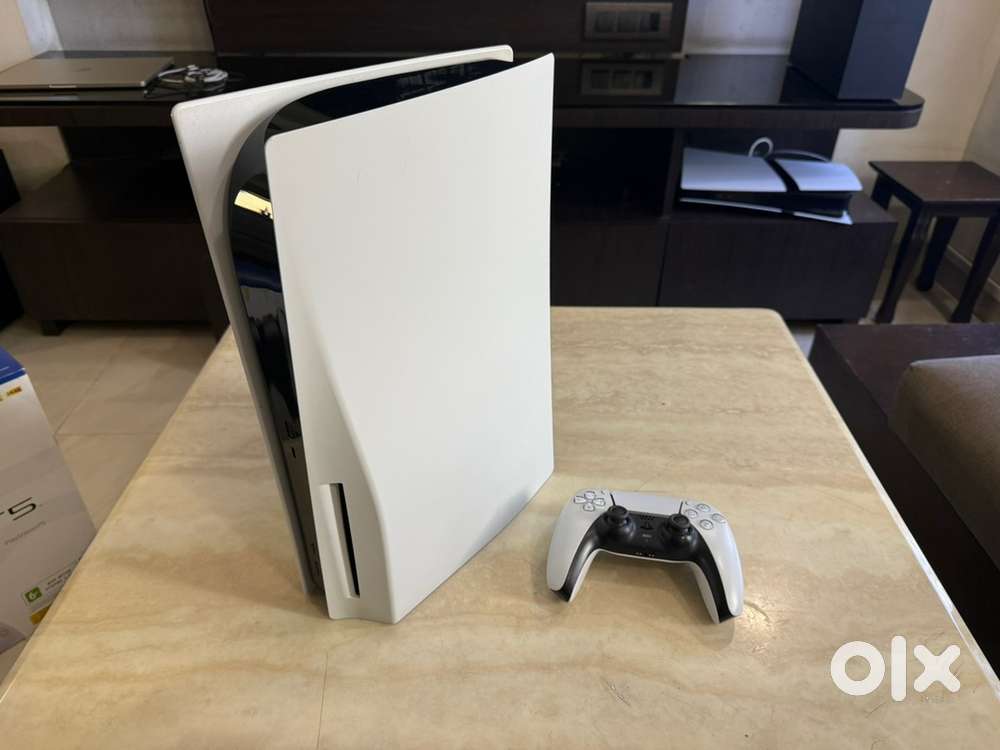 PS5 original version with disc drive