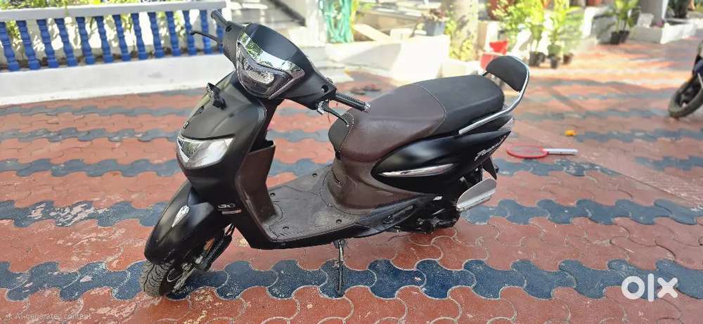 One hand scooter hai or top condsion hai