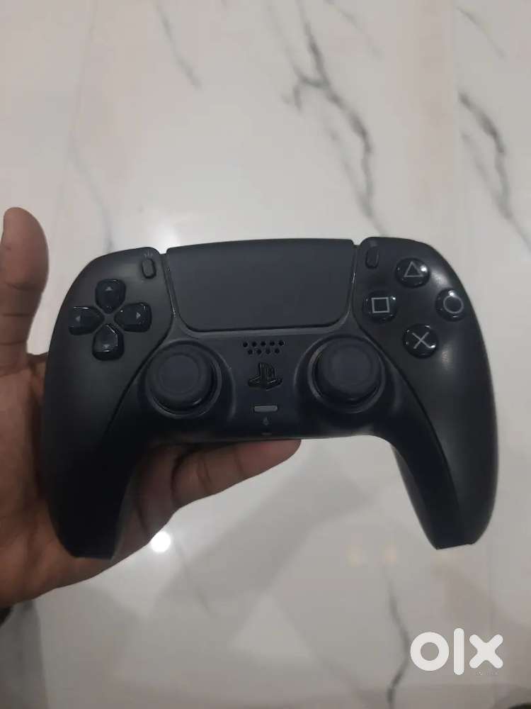 Used Ps5 dualsense controller for sell