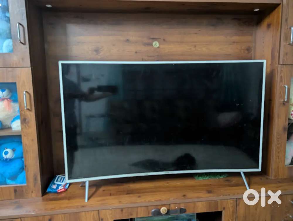 Samsung curved TV white color 55 inch 55 inch