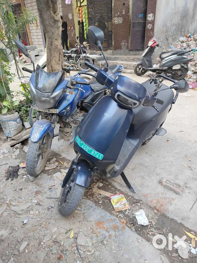 Urgent sale good condition with Care+ plan activate expire Jan.2026