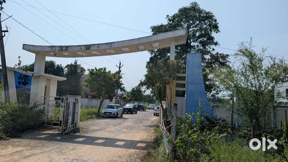 It's Resale Bit,267 sqyds,500m distance from National Highway