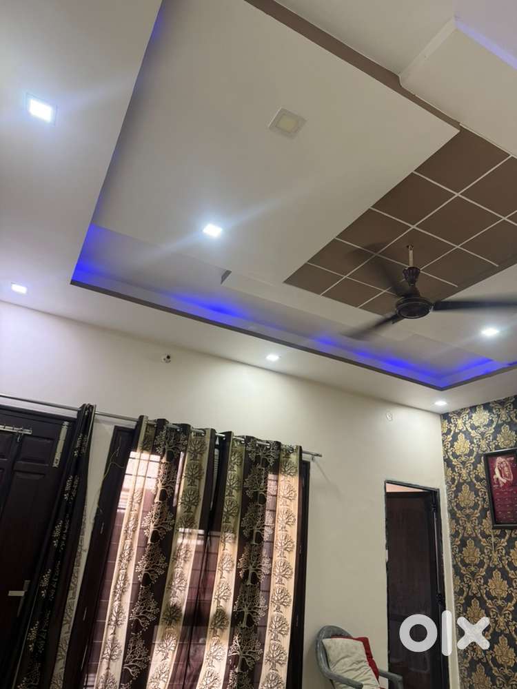 DOUBEL BED AC GYSER SOFA TABEL